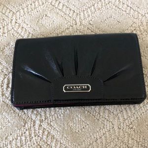 Coach Patent Leather Clutch-Black